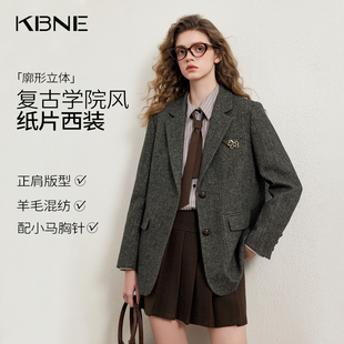 KBNE复古学院风毛呢西装外套女2026春季新款短款休闲通勤羊毛大衣