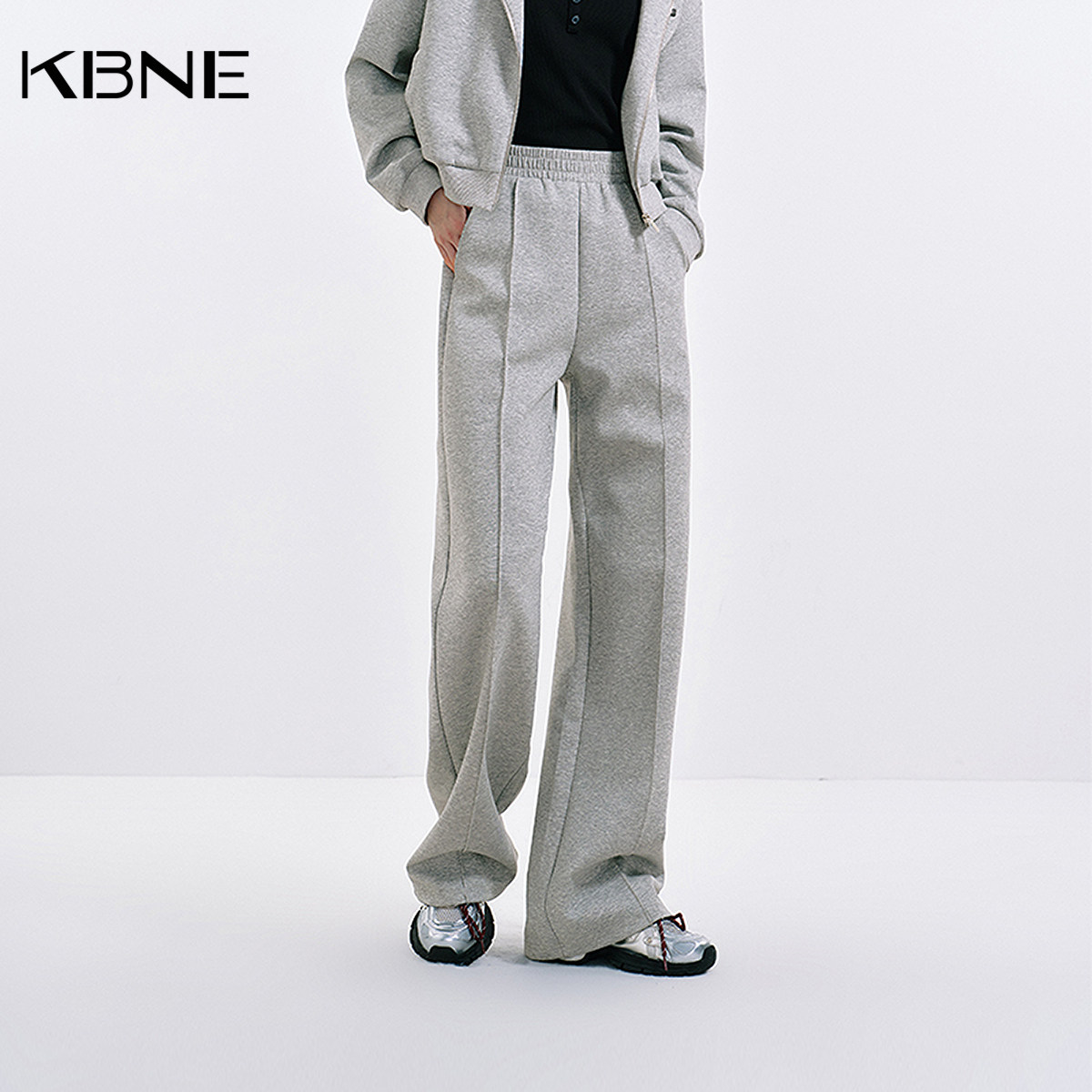KBNE休闲裤女灰色运动风直筒裤2026秋季新款百搭时尚阔腿裤长裤女