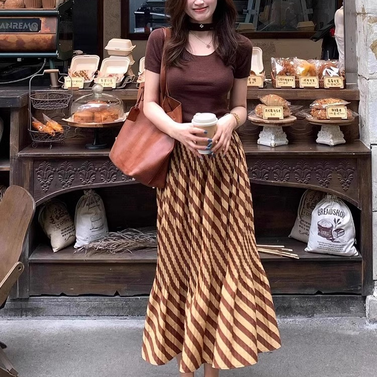 欧洲站夏季穿搭高端精致女神范高级感超好看小香风条纹半身裙套装