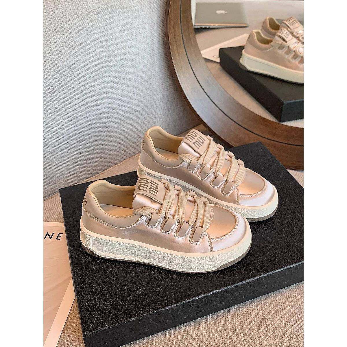 香港厚底小白鞋女款2025年春季新款真皮绸缎系带休闲板鞋运动女鞋