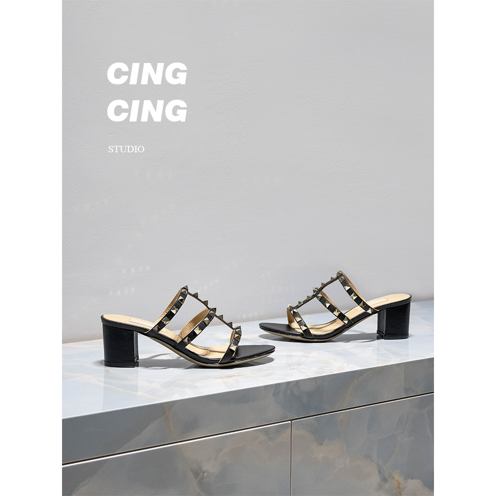CING`CING 闭眼入~经典款 2025ss露趾粗跟拖鞋高跟鞋铆钉凉鞋女