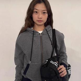 【现货】韩国aeae条纹慵懒风覆古连帽字母刺绣宽松卫衣开衫外套女