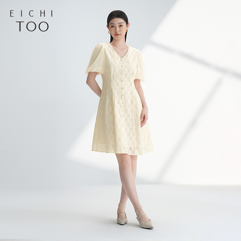 爱居兔V领蕾丝连衣裙女2025年夏季新款通勤显瘦减龄透气A字中长裙