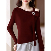 酒红色斜肩针织长袖 毛衣女2025秋冬新款 设计感一字领露肩软糯上衣