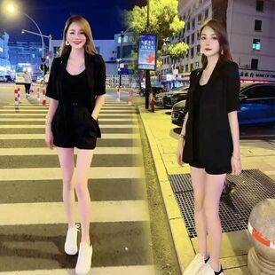 2026年韩版休闲小西装套装女夏网红洋气显瘦黑色高腰短裤两件套潮