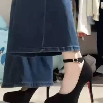 不累脚绒面10CM防水台黑色百搭单鞋一字扣不掉跟细跟高跟鞋女春秋