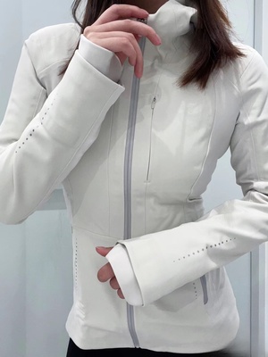 软壳防水女款运动连帽冲锋衣lulu