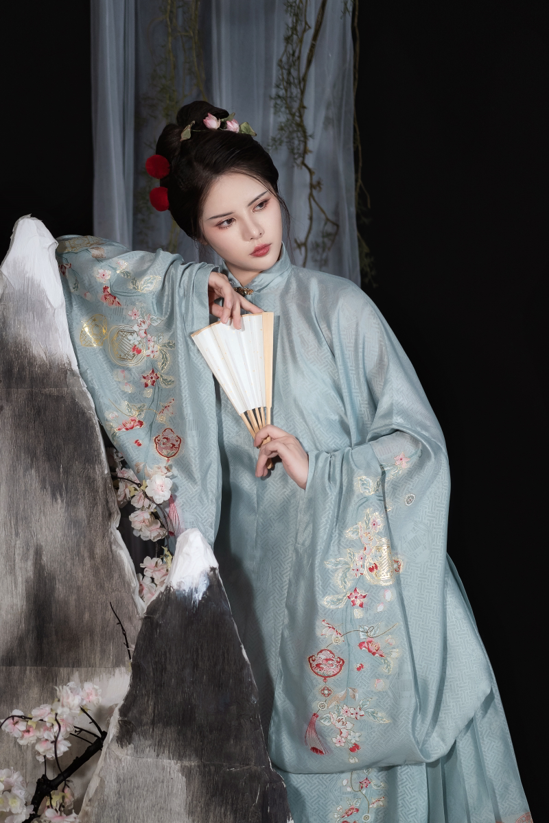 汉服女堂马面云画肩现货粉色明制汉服春锦裳御阁长袄蓝色