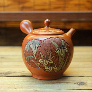 日本常滑烧已故名家夏目雅仁 朱泥千羽拭侧把急须壶 彩绘菖蒲竹图