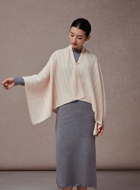 嫵WOO【限时折扣】新小绞花披肩秋冬粉围巾羊绒针织外套大衣搭配