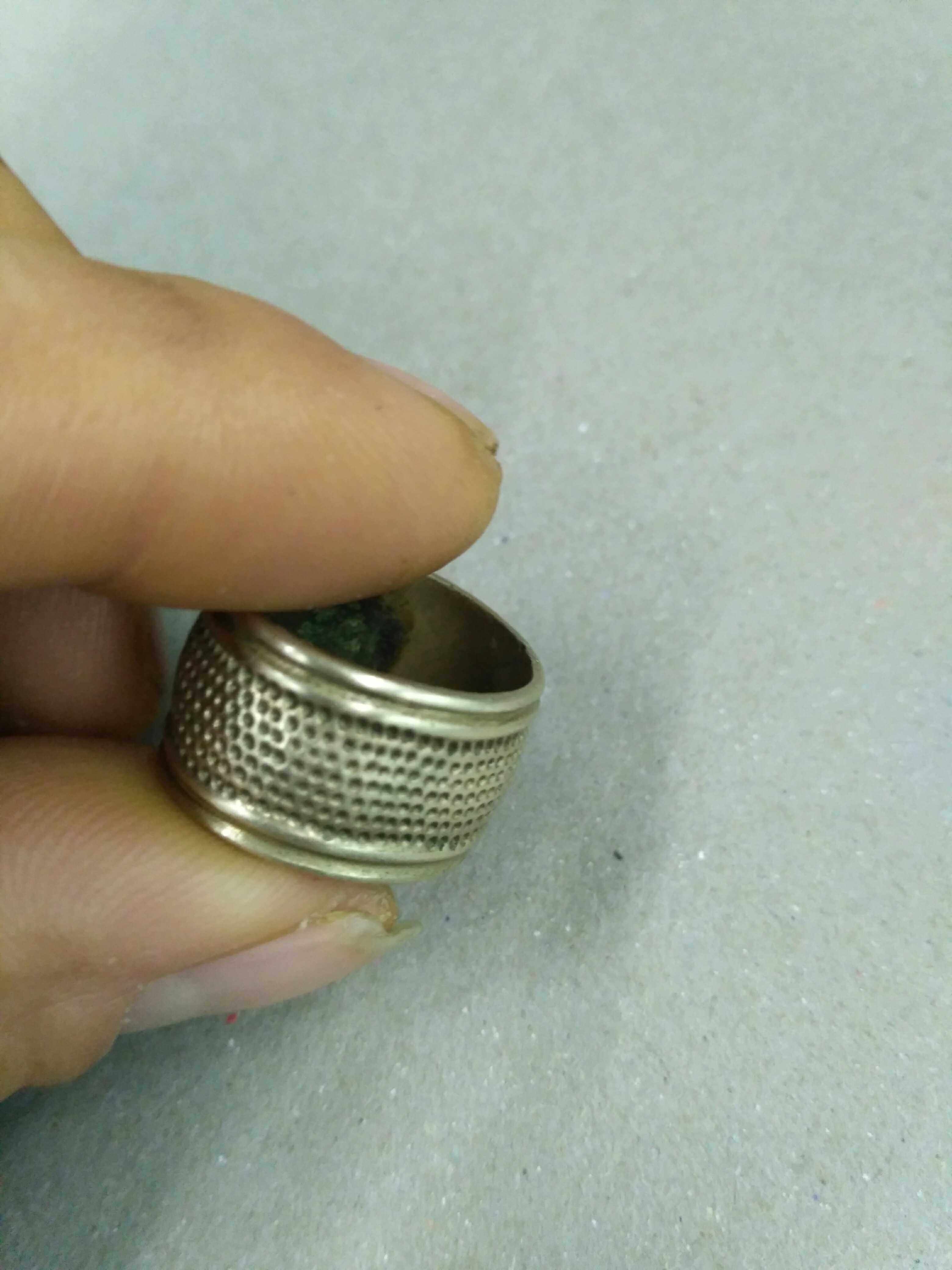 白铜顶针老顶针清代白铜刻花顶针刺绣工具白铜老顶针绣花顶针保老