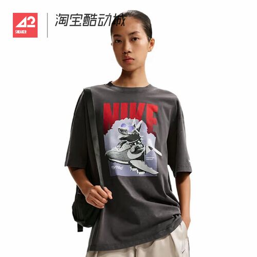 42运动家 Nike 女子球鞋印花透气宽松运动休闲短袖T恤 IR7588-060