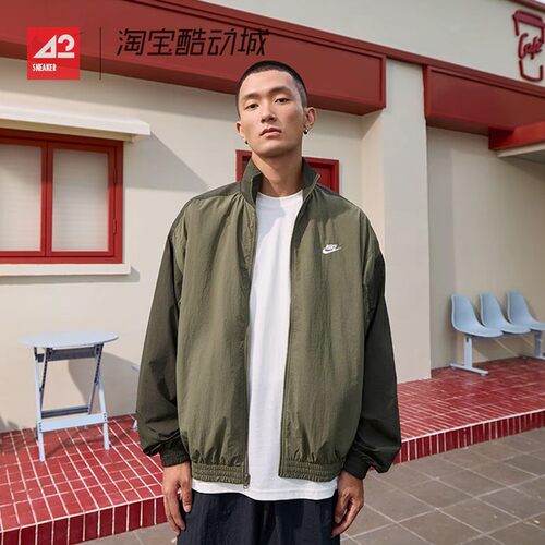 42运动家 NIKE耐克男子休闲刺绣宽松立领运动夹克外套 HQ6110-222