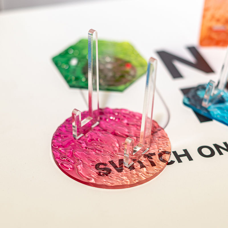 ins风高颜值吧唧支架 创意彩色渐变水波纹亚克力谷美道具展示架