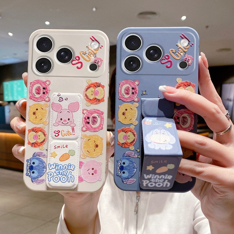 新款ins风适用于苹果17ProMax手机壳iPhone16Pro迪士尼卡通IP15/14防摔13Pro折叠腕带磁吸支架12涂鸦小熊软壳