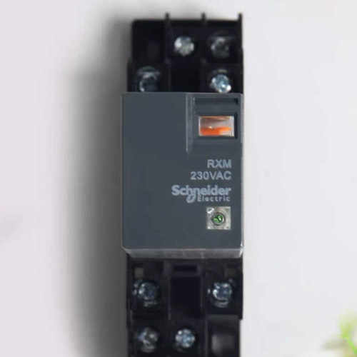 RXM2LB2P7＋RXZE1M2C 继电器15套