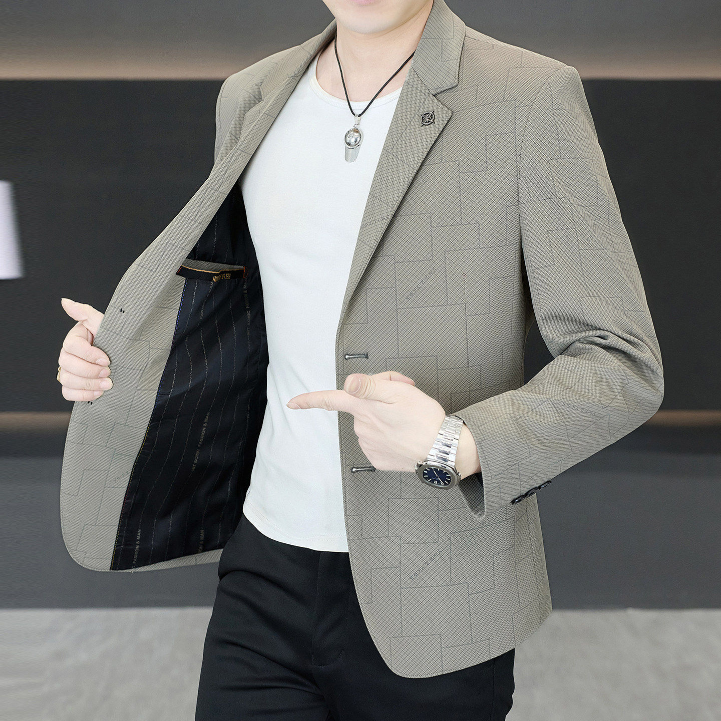 高端休闲西装外套男士韩版修身春秋季潮流格子帅气商务免烫小西服