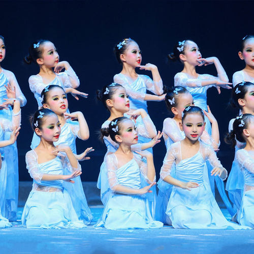 灼灼桃花有十里春三月芒种演出服