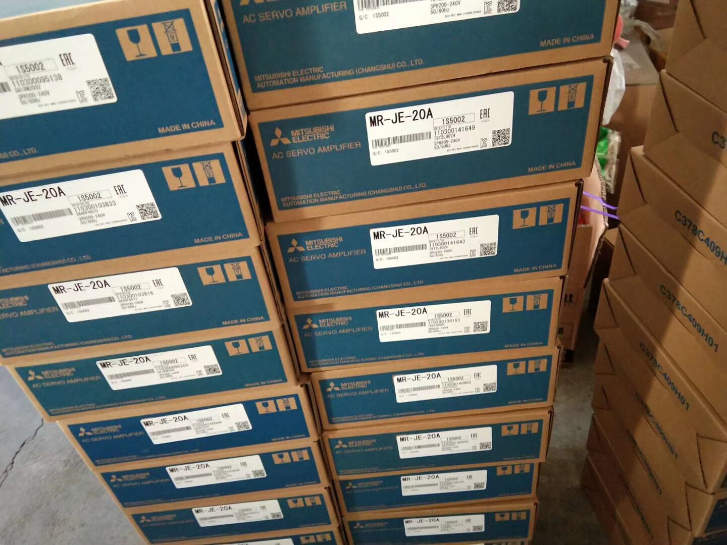 伺服驱动器+电机MR-JE-10B+HG-KN13J-S100全新原装现货 包邮