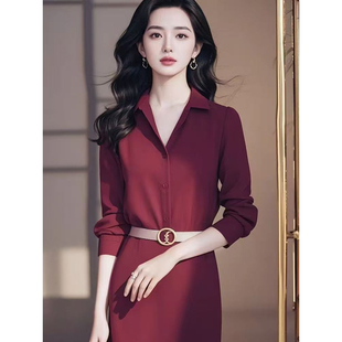 2026年新款春夏穿搭轻熟风通勤超好看的收腰红色连衣裙子秋装女款