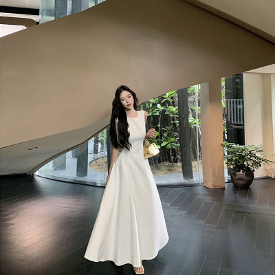 白色连衣裙子女夏季法式茶歇气质高级感无袖背心收腰显瘦初恋长裙