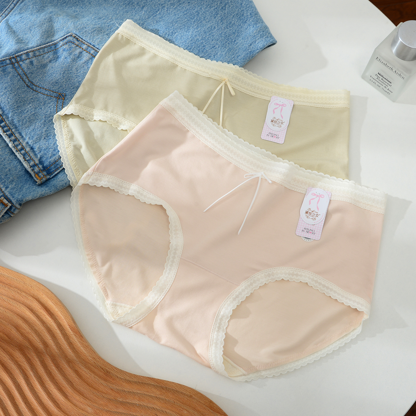 黛丝少女莫代尔棉中腰包臀三角裤