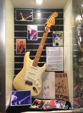 定制款 Beyond乐队 黄家驹同款 日产 ST67电吉他 白色 赠送老占款