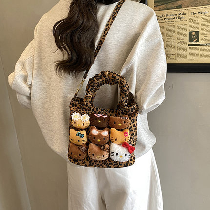 hellokitty手拎包豹纹女孩手提包卡通可爱玩偶少女单肩斜挎水桶包