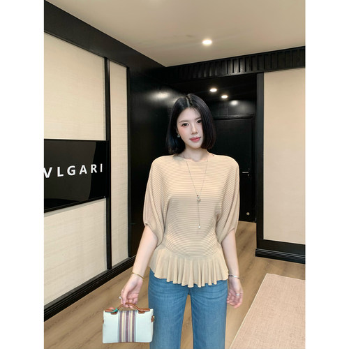甜辣多多 2026春夏季新款极简短款针织荷叶边上衣女W9847