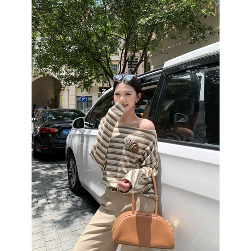 甜辣多多 2026年早秋新款手工立体花朵两穿条纹上衣女J2866
