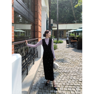 甜辣多多 法式优雅绣花丝绒裙2026年秋气质显瘦绣花背心裙女Z3999