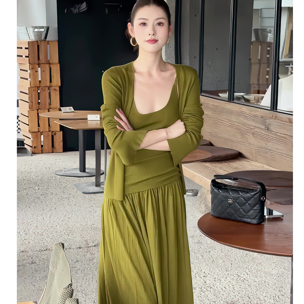 初秋休闲简约慵懒风绿色针织吊带背心+开衫上衣女半身裙三件套