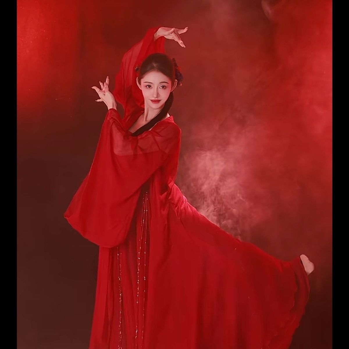 红色古风大袖长外披吊带
