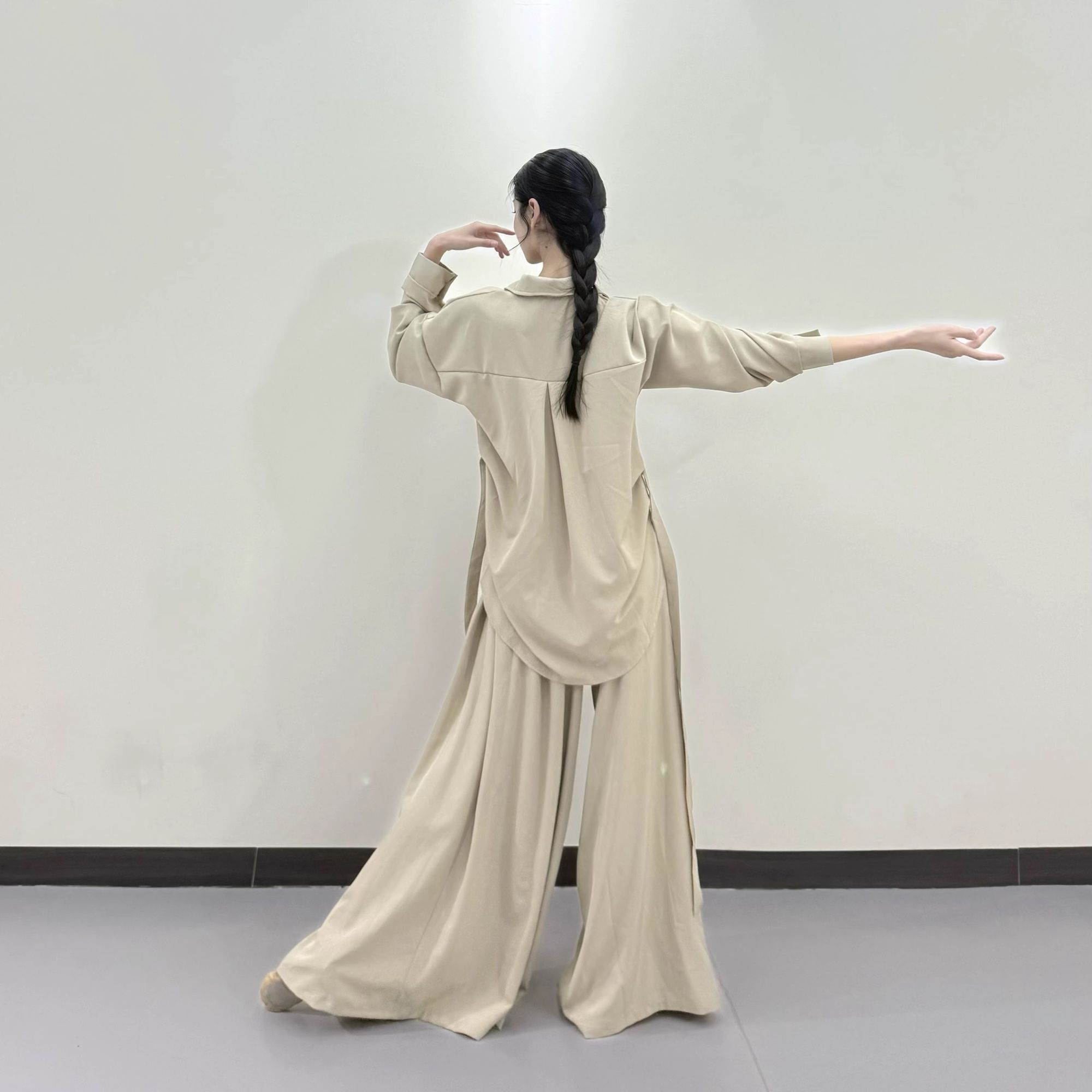 现代舞衬衣女舞蹈练功服
