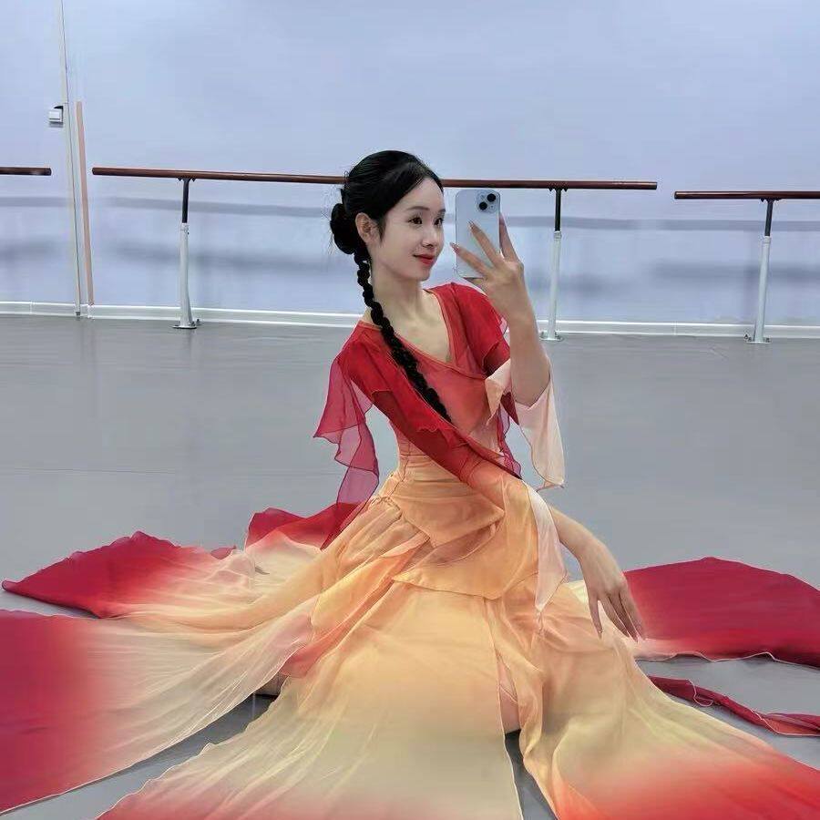 古典舞演出服古风渐变舞