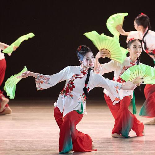 中国风东北秧歌服女白色
