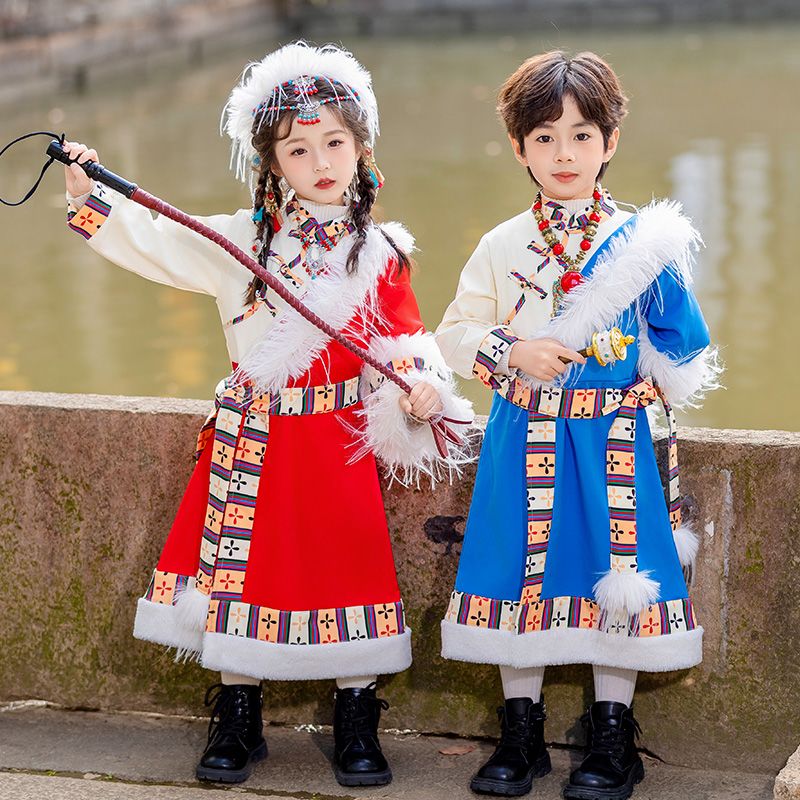 男女童民族风拜年服国风