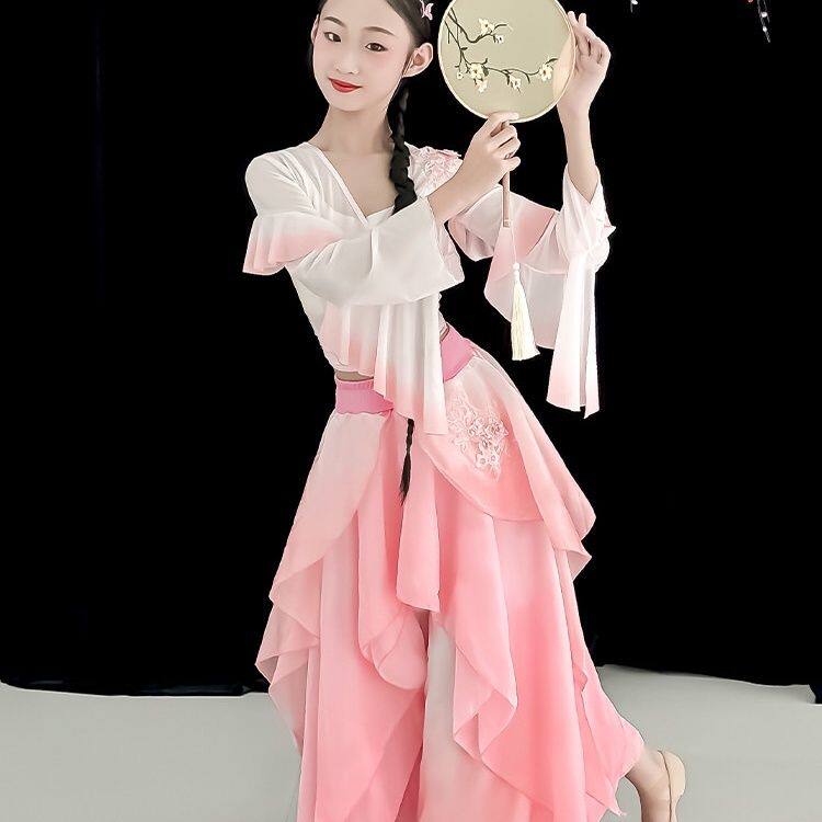 古典舞小城谣演出服飘逸