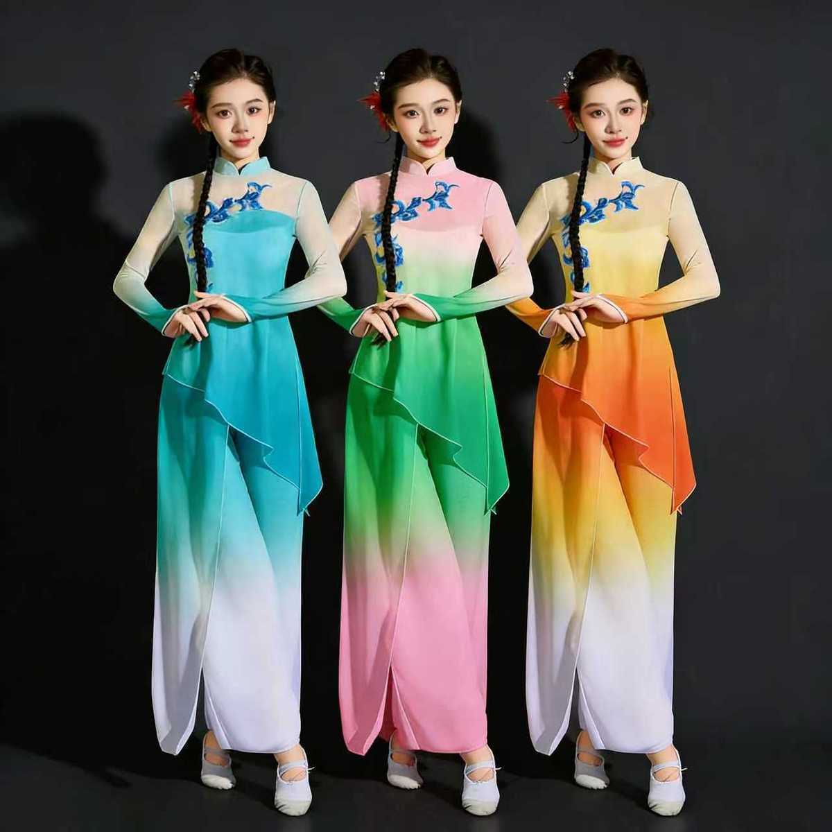 古典演出服女舞蹈表中国