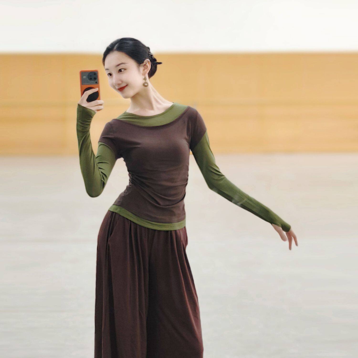 现代舞假两件长袖上衣女