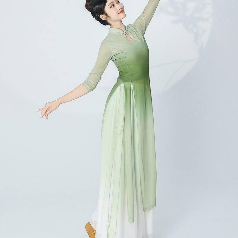 旗袍舞蹈服古典舞女飘逸