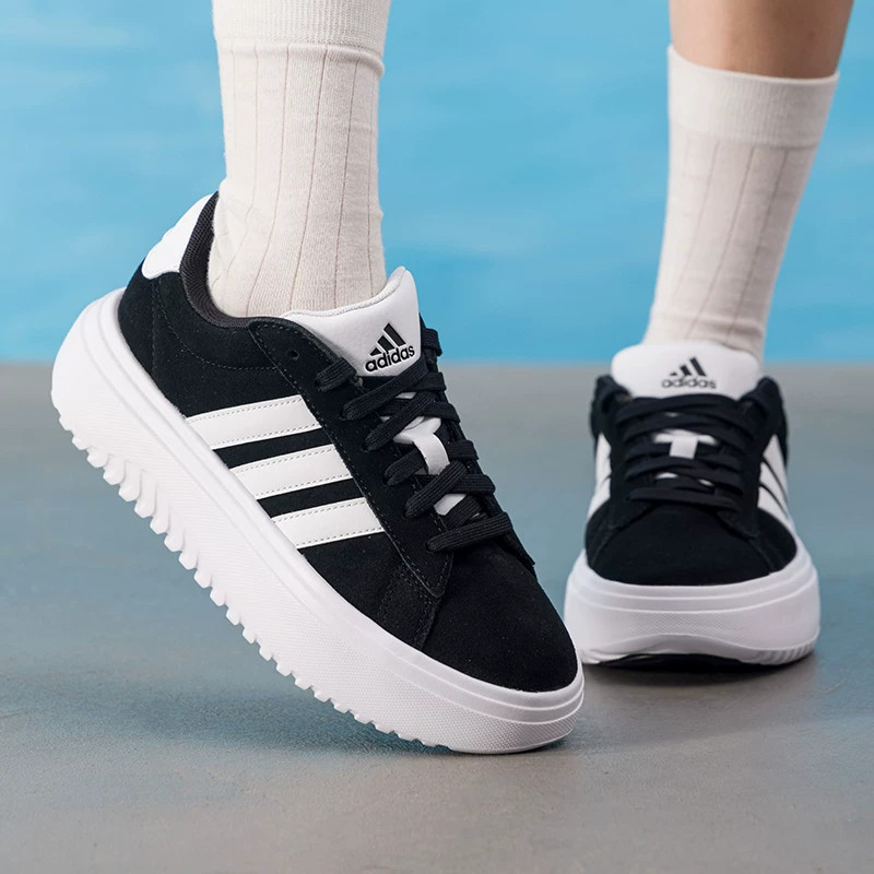 Adidas阿迪达斯女鞋2026冬季新款缓震简约百搭运动休闲鞋IE1102