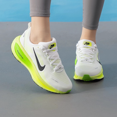 Nike耐克女鞋2025夏季新款 VOMERO 18 简约运动休闲跑步鞋HM6804