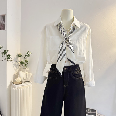宽松休闲配丝巾白色长袖衬衫女