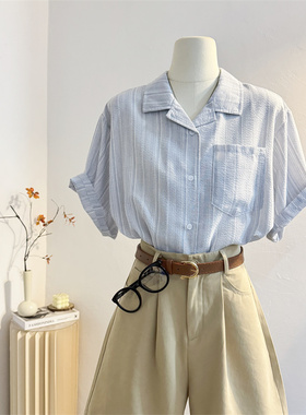 古巴领蓝色条纹短袖衬衫女2025夏新款设计感宽松休闲复古港风上衣