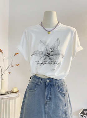 花朵印花白色圆领短袖T恤女2025夏韩版宽松显瘦休闲正肩体恤上衣