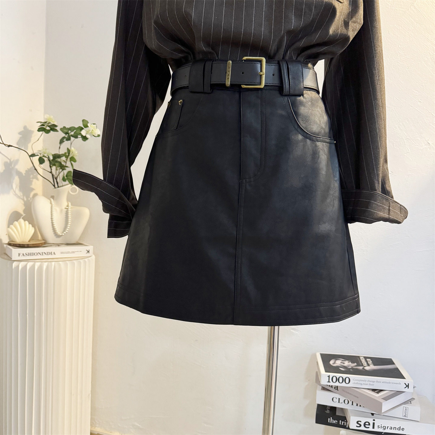 黑色小皮裙半身裙女2025秋冬高腰a字洗水PU皮短裙包臀防走光裙子