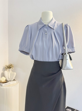 蓝色短袖衬衫女2025夏季压褶设计感通勤气质衬衣垂感职业正装上衣