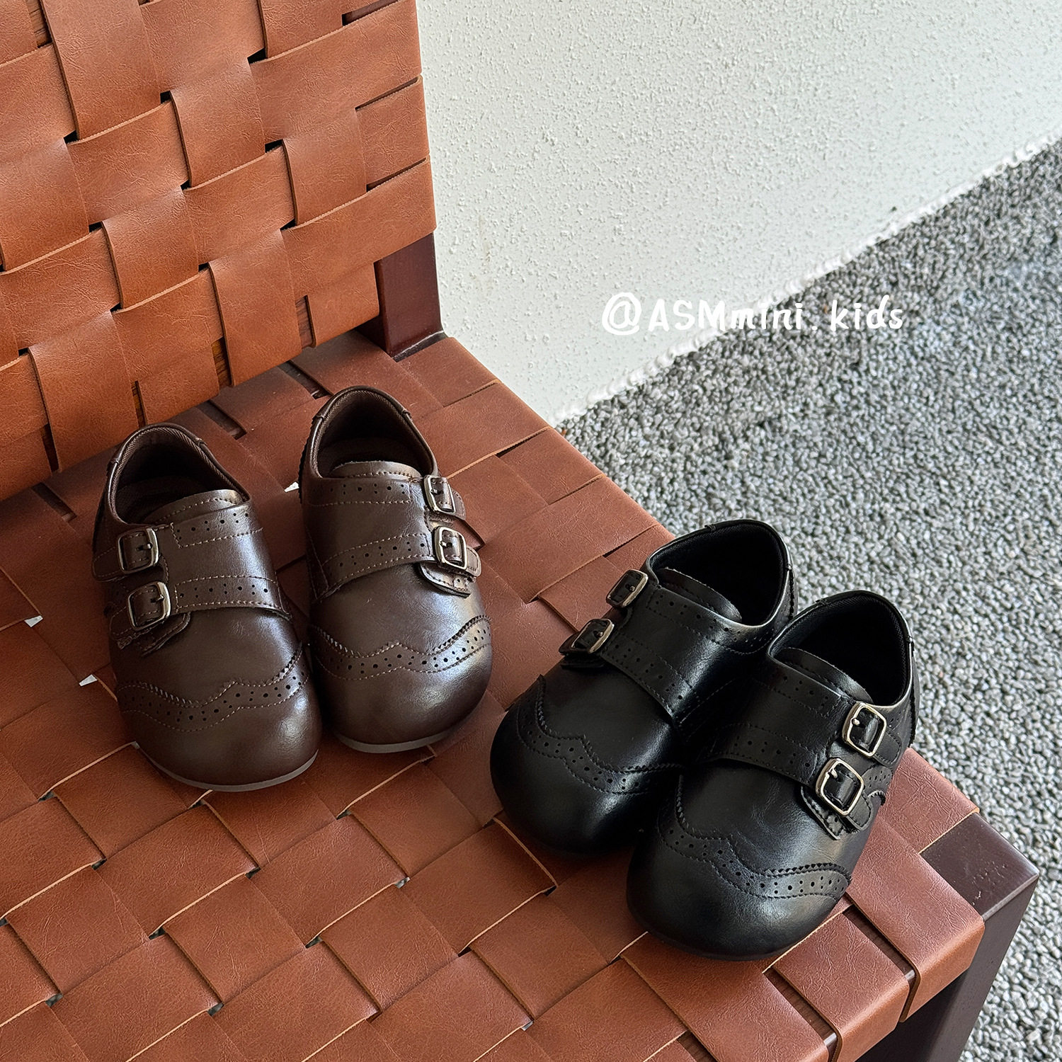 2026春季新款儿童黑色小皮鞋女童雕花英伦风软底单鞋男童乐福鞋
