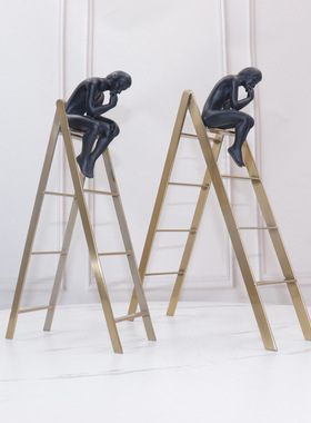 样板房装饰思想者楼梯创意软装饰品办公室书房书柜铁艺工艺品摆件